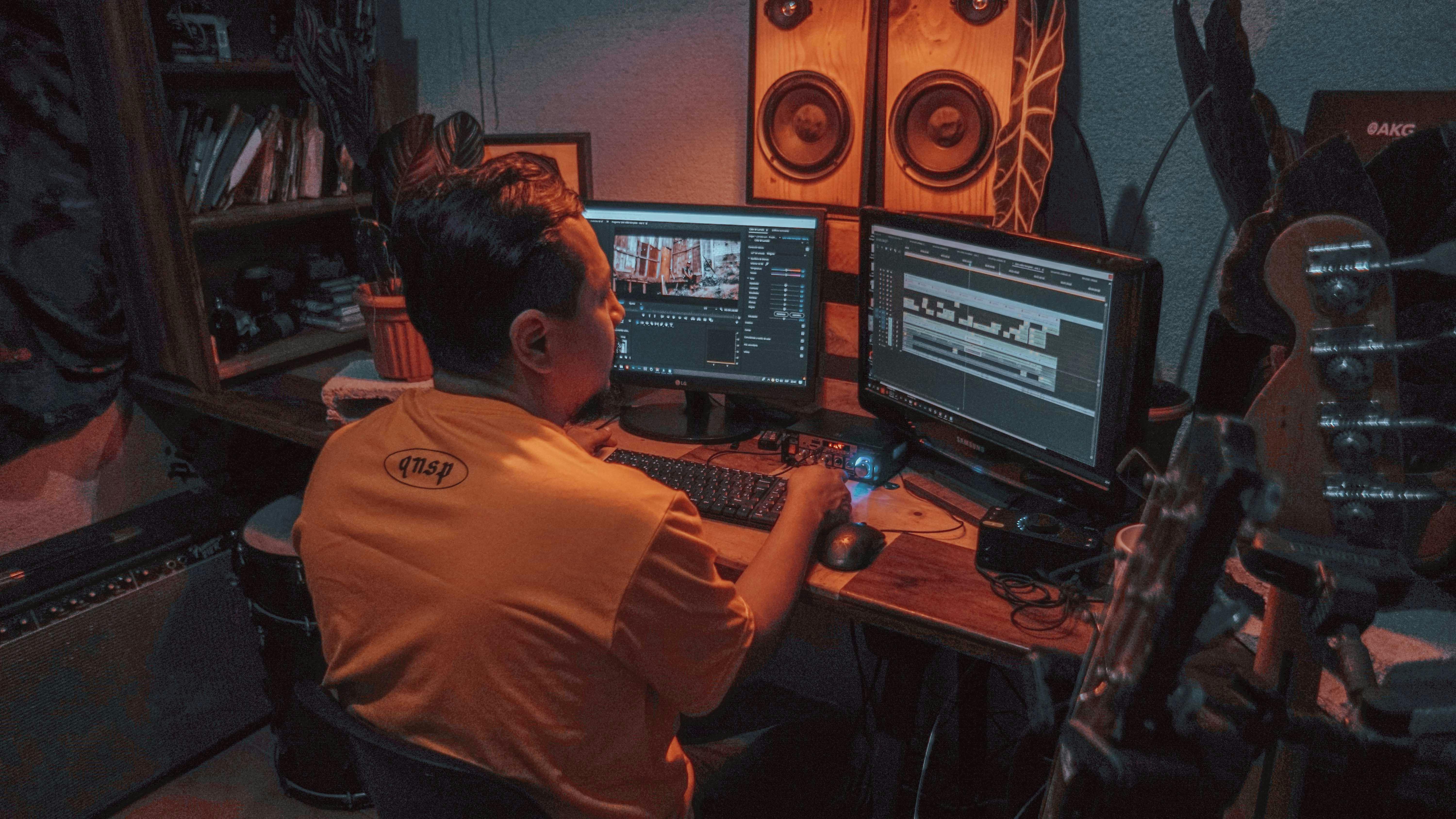 A/V